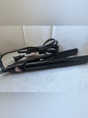 T3 straightener black